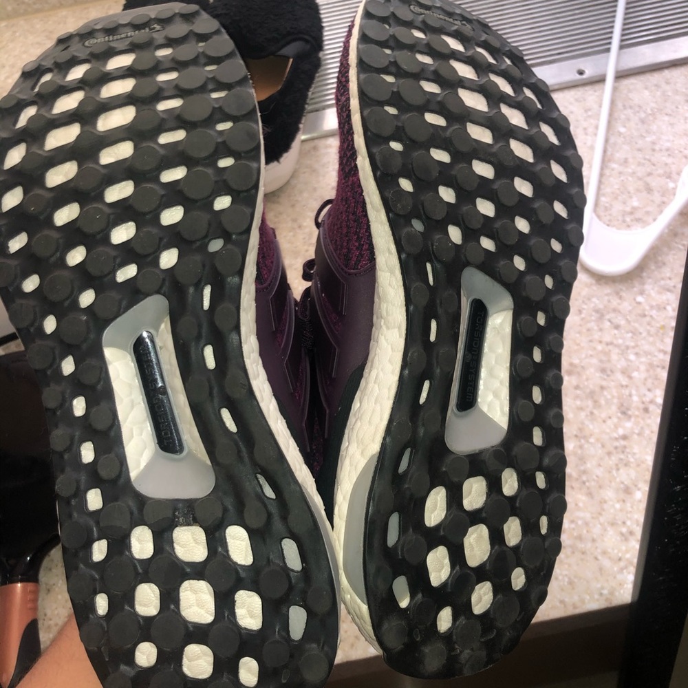 Ultra boosts - Picture 3 of 4